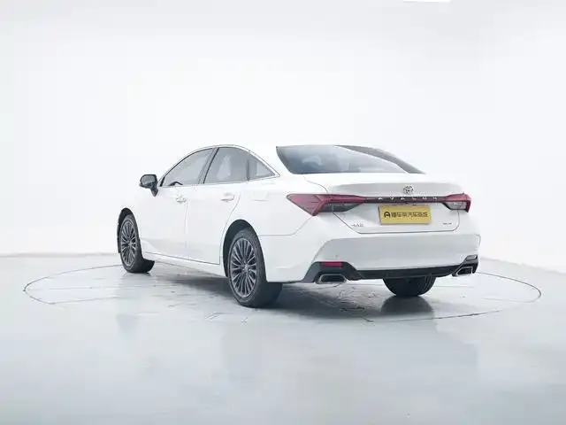 Toyota Avalon 2.0 L XLE Premium CN-VI