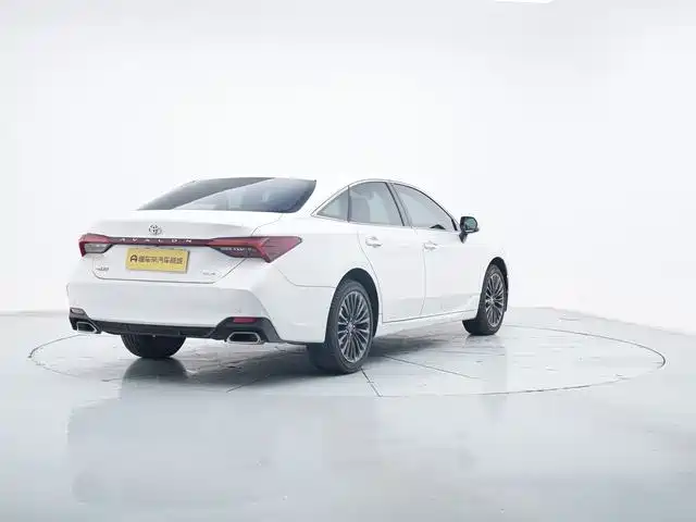 Avalon 2.0 L XLE Premium CN-VI