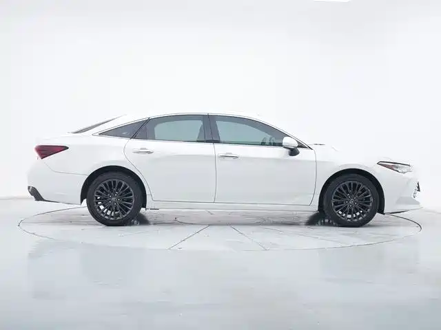Avalon 2.0 L XLE Premium CN-VI