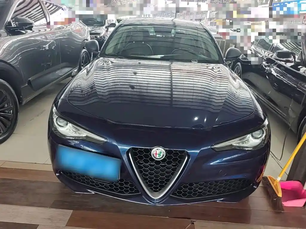 Giulia 2.0 T 200 HP Luxury