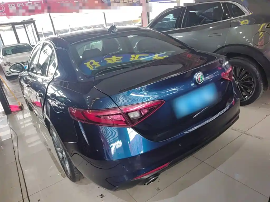 Giulia 2.0 T 200 HP Luxury