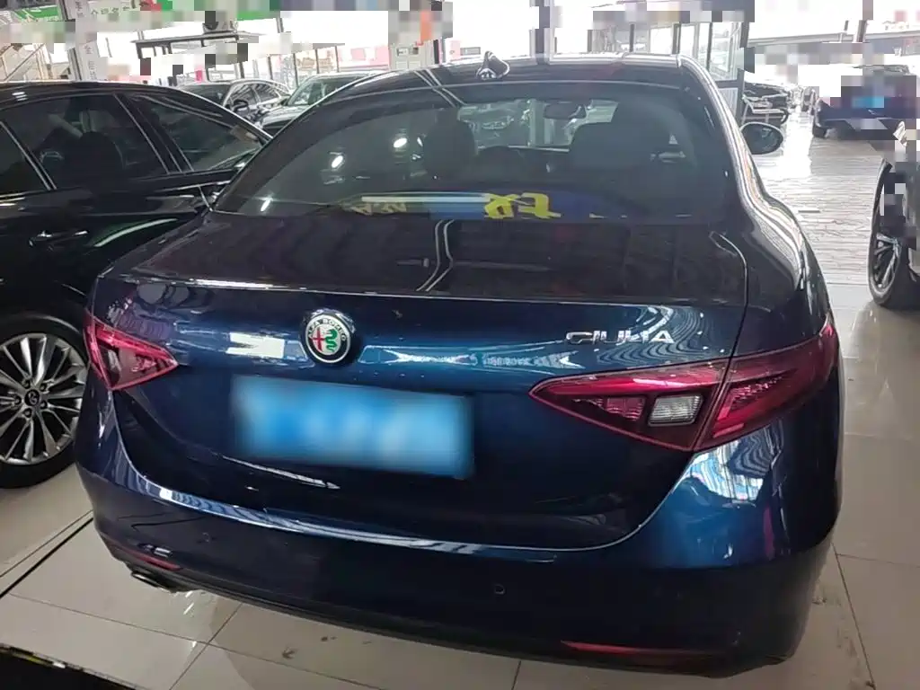 Giulia 2.0 T 200 HP Luxury
