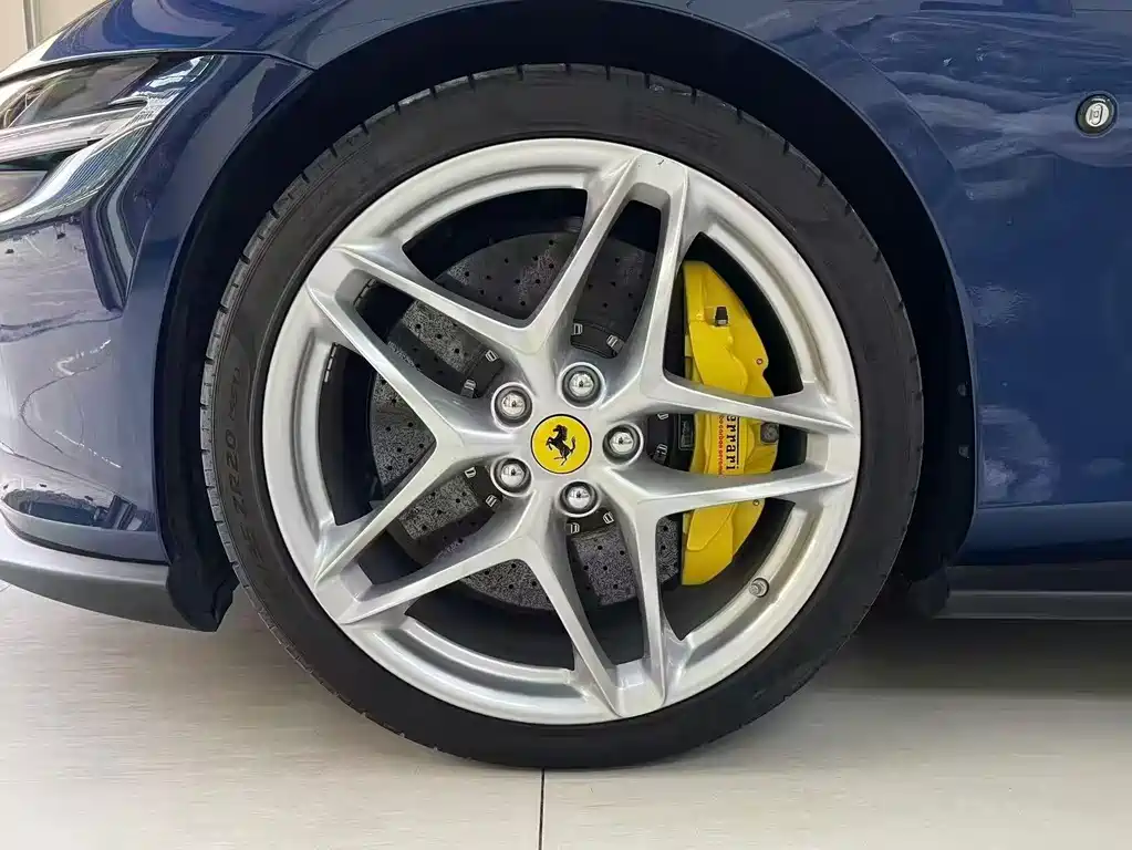 Roma 3.9 T V8