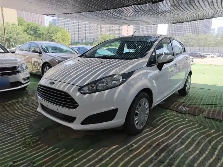 Ford Fiesta Hatchback 1.5 L Manual Style