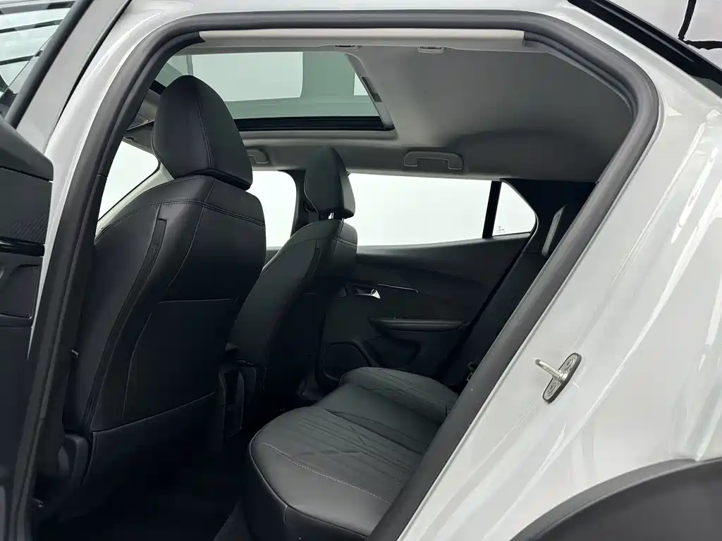Peugeot 2008 2022 230 THP THE ONE