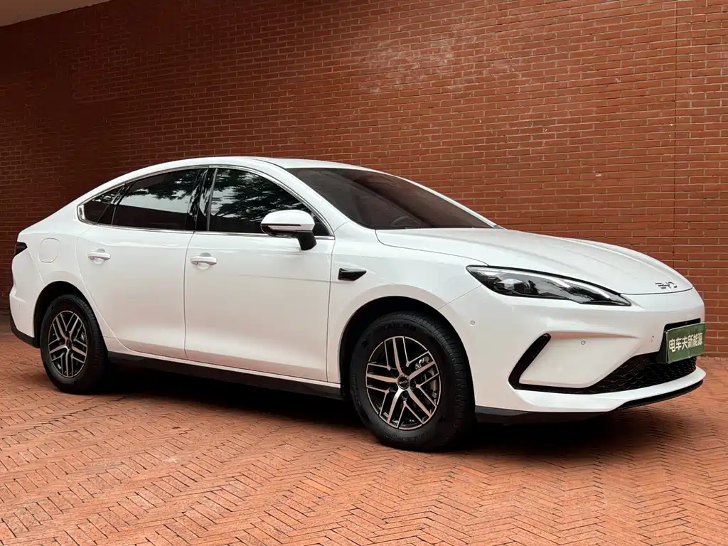 Seal 05 DM-i DM-i Smart Drive 120 KM Flagship