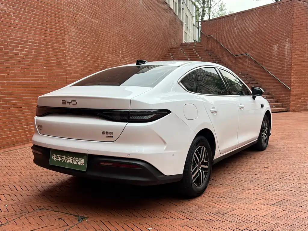 Seal 05 DM-i DM-i Smart Drive 120 KM Flagship
