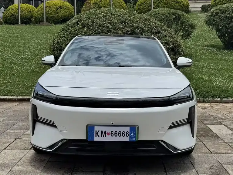 Geely Galaxy L6 125 km Starship