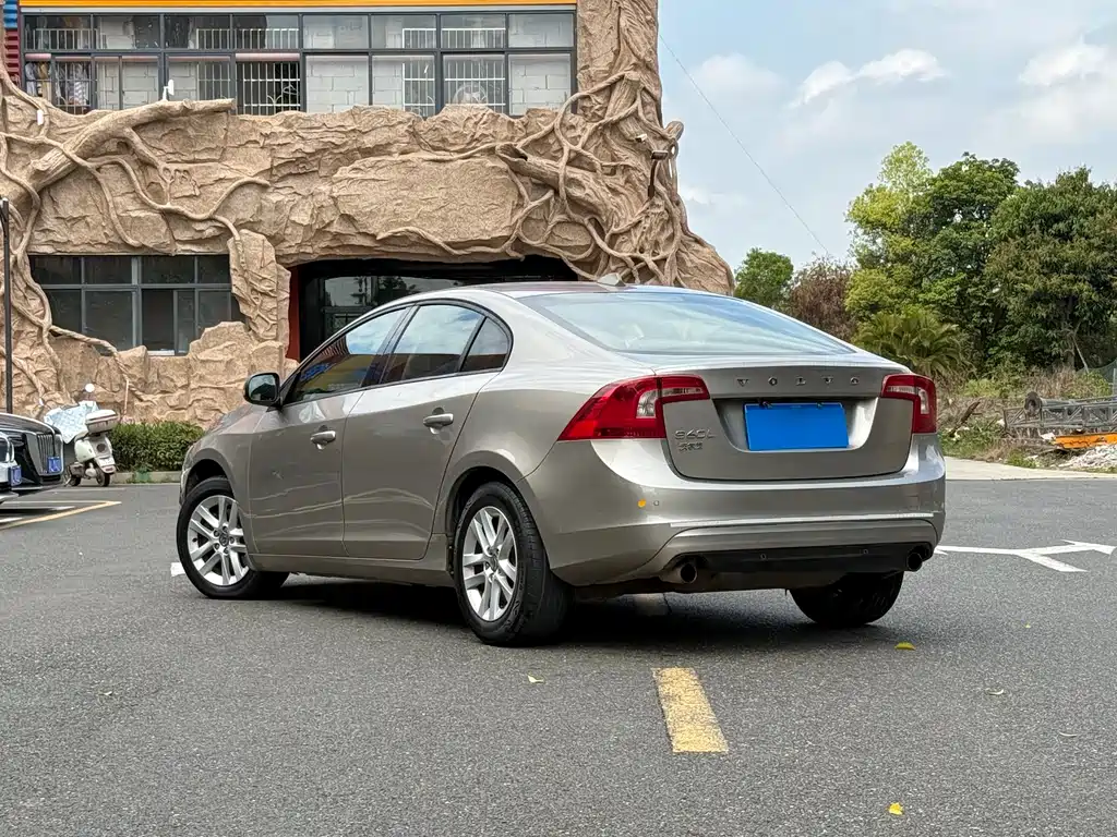Volvo S60 S60 L 2.0 T Smart Travel