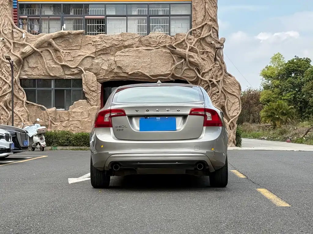 Volvo S60 S60 L 2.0 T Smart Travel