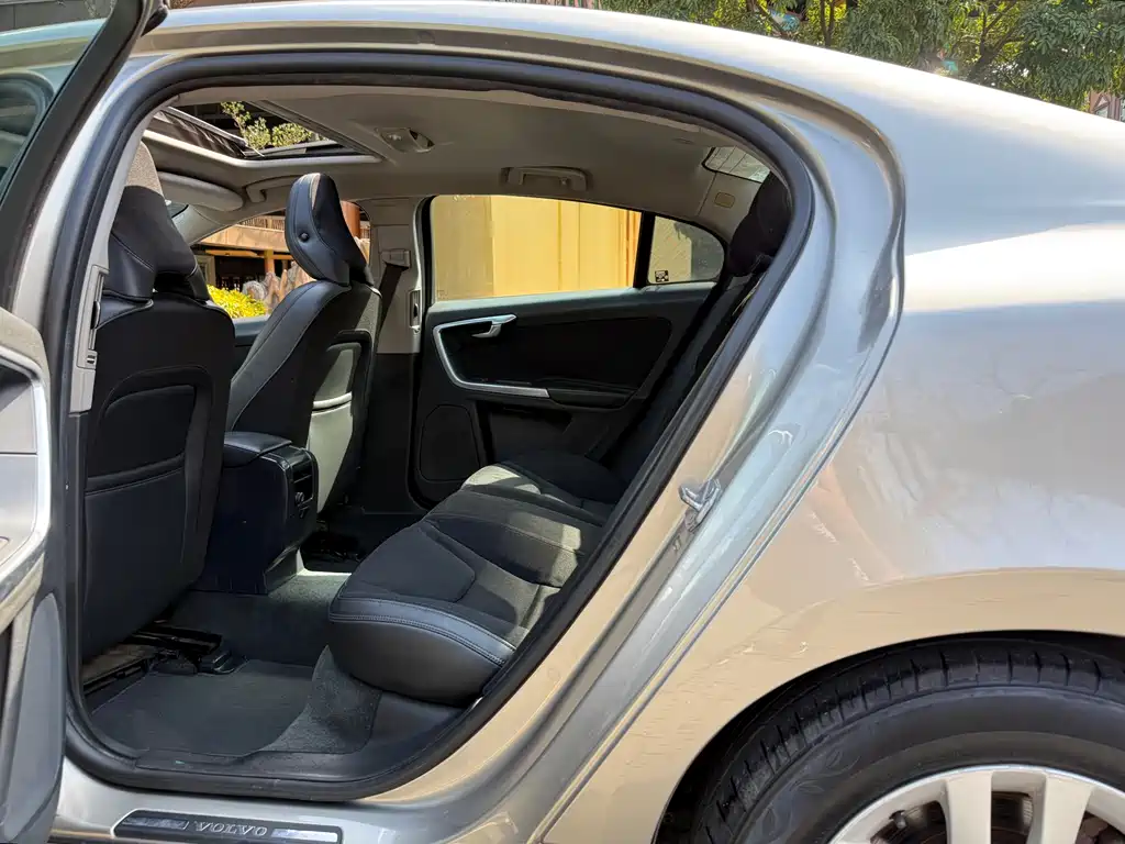 Volvo S60 S60 L 2.0 T Smart Travel