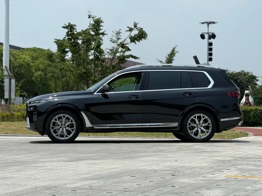 BMW X7 xDrive40 i Leading Luxury Package