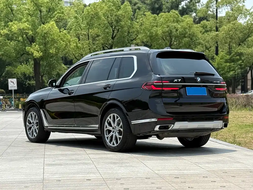 BMW X7 xDrive40 i Leading Luxury Package