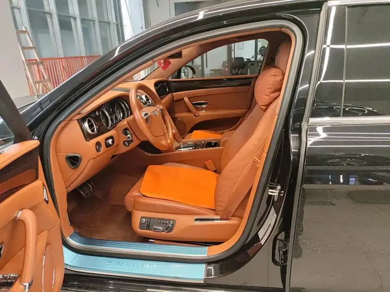 Bentley Flying Spur 4.0 T V8 Standard