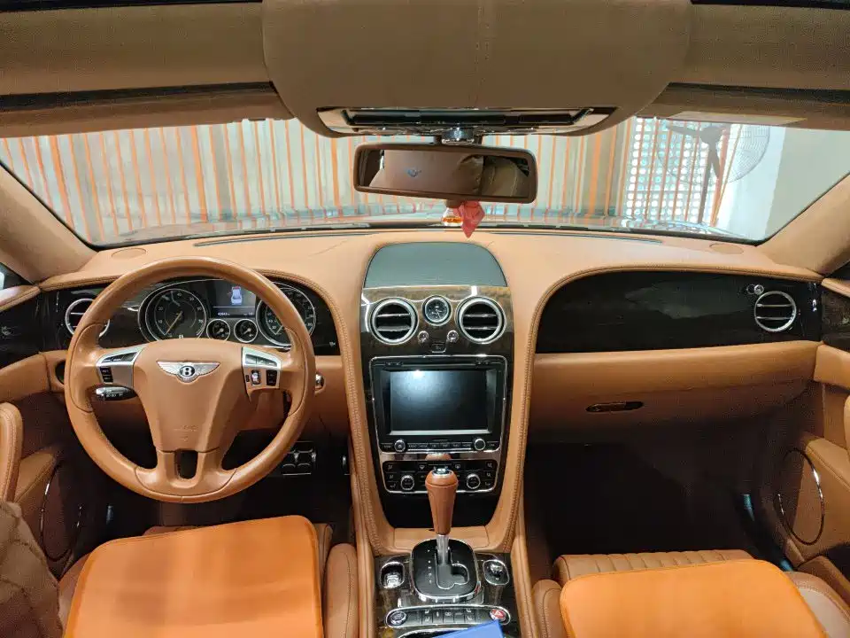 Flying Spur 4.0 T V8 Standard