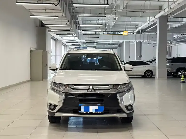 Mitsubishi Outlander 2.4 L 4 WD Elite 5-seat