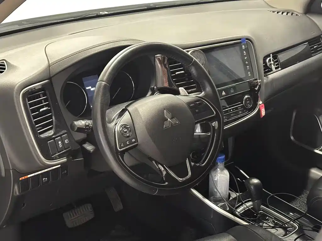 Outlander 2.4 L 4 WD Elite 5-seat