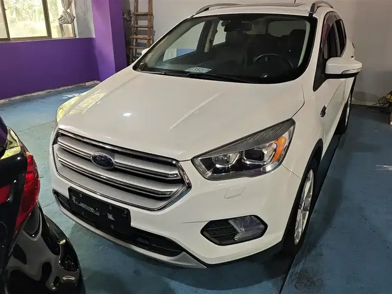 Ford Kuga EcoBoost 180 2 WD Grand Wing