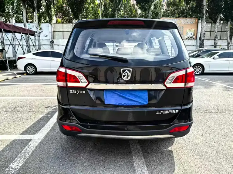Baojun 730 1.5 L Manual Comfort 7-seat