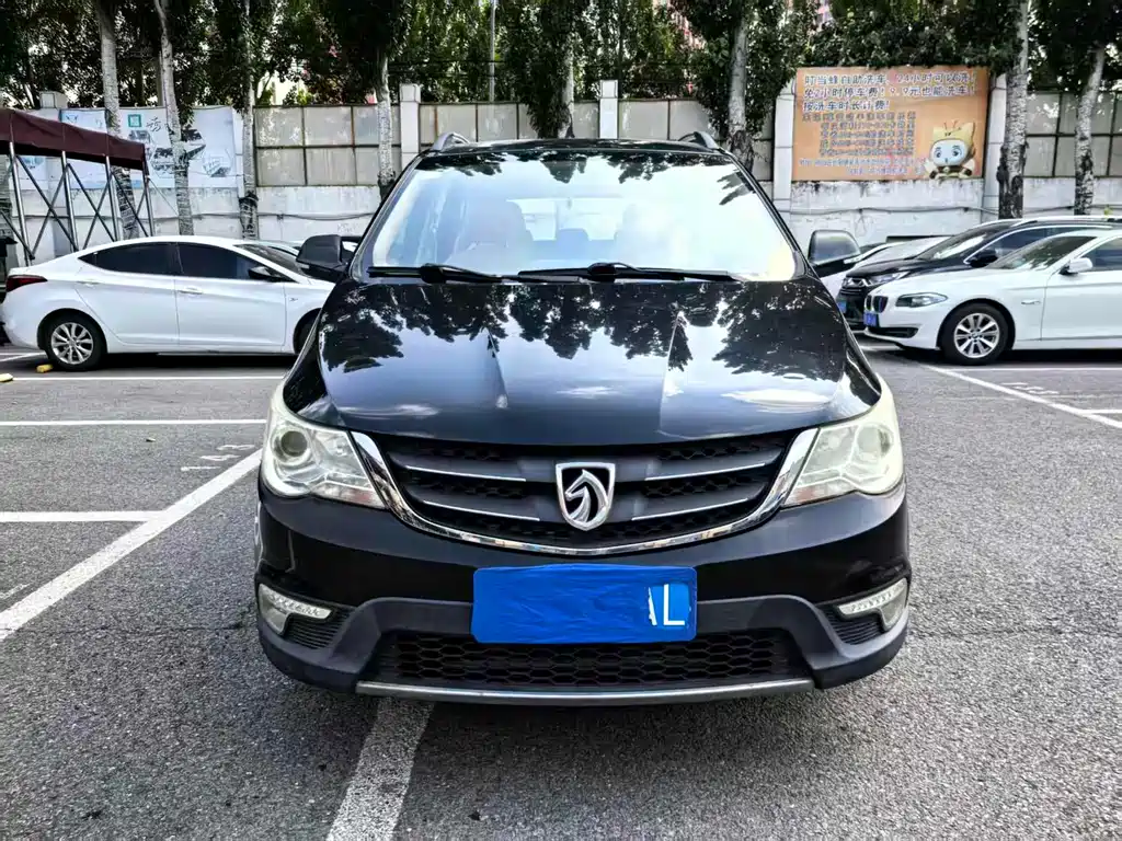 Baojun 730 1.5 L Manual Comfort 7-seat