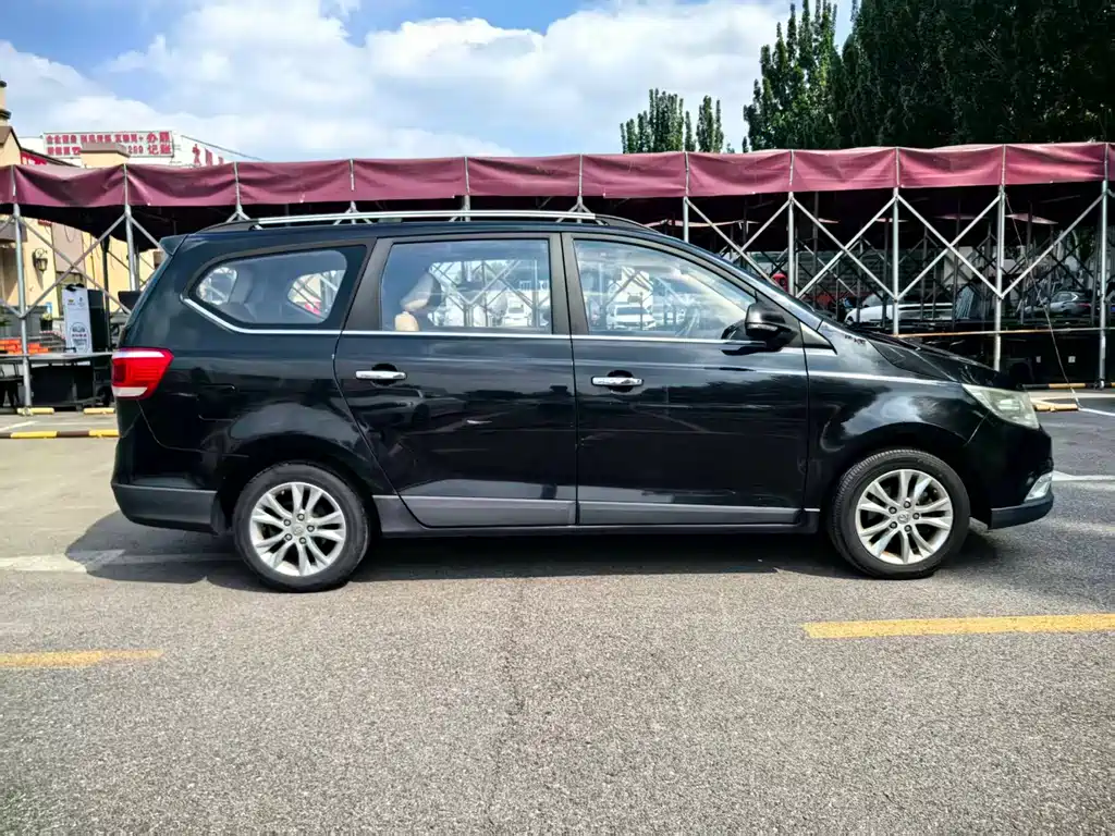 Baojun 730 1.5 L Manual Comfort 7-seat