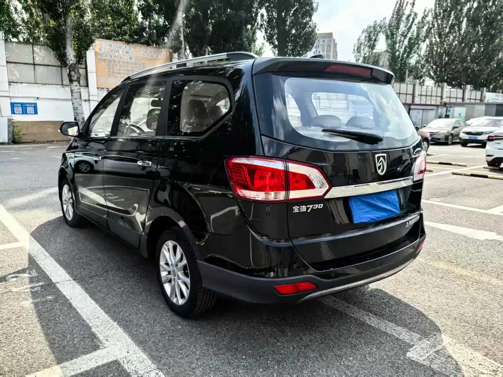 Baojun 730 1.5 L Manual Comfort 7-seat