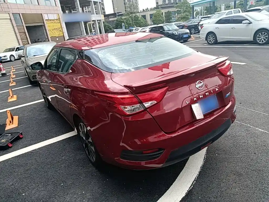 Lannia 1.6 L CVT Smart Cool