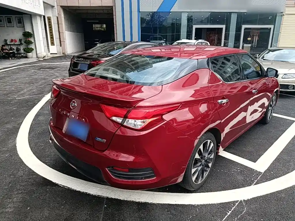 Lannia 1.6 L CVT Smart Cool