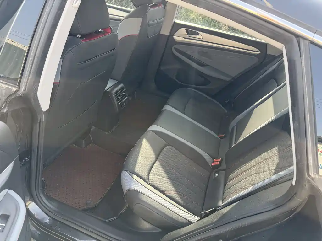 Lamando Lamando L 280 TSI DSG Spicy Cool