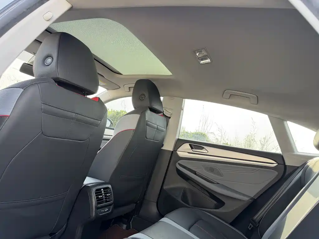 Lamando Lamando L 280 TSI DSG Spicy Cool