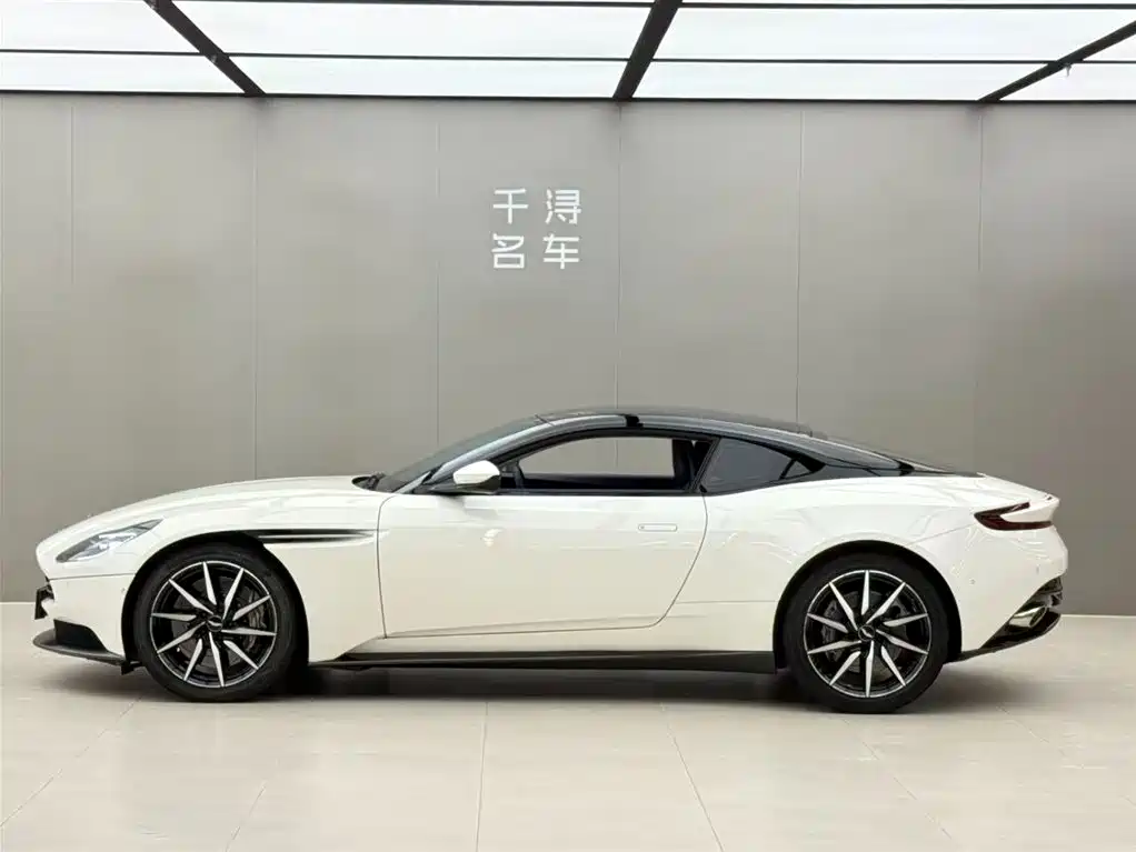 Aston Martin DB11 4.0 T V8 Coupe