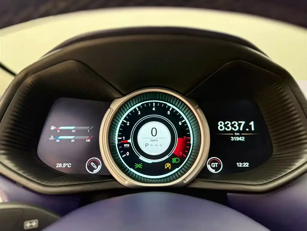 Aston Martin DB11 4.0 T V8 Coupe