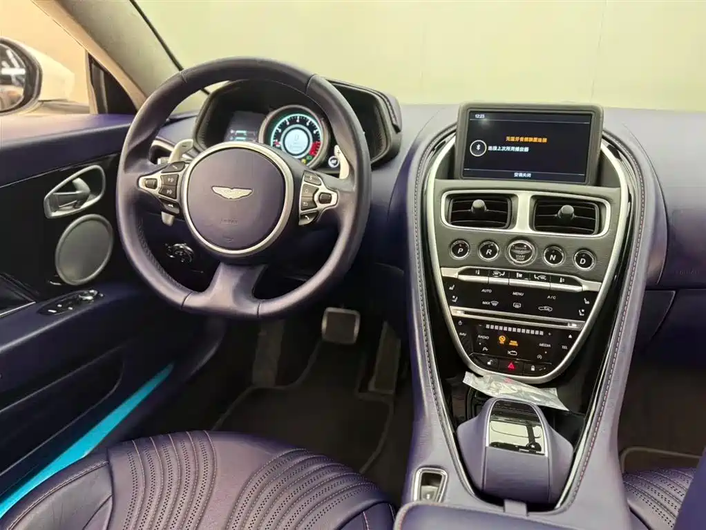 Aston Martin DB11 4.0 T V8 Coupe