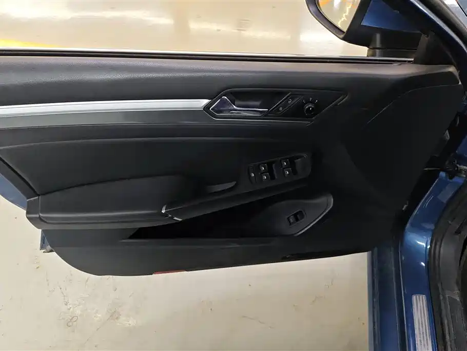 Lamando 280 TSI DSG Comfort