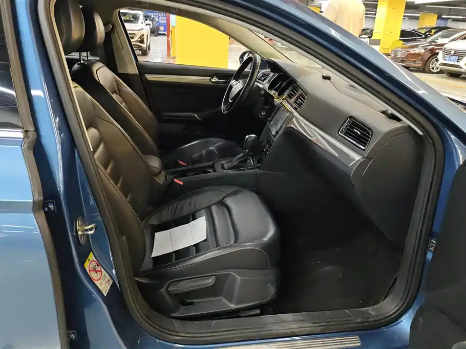 Lamando 280 TSI DSG Comfort