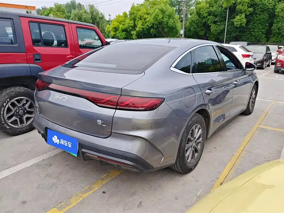 Qin L DM-i 80 KM Leading