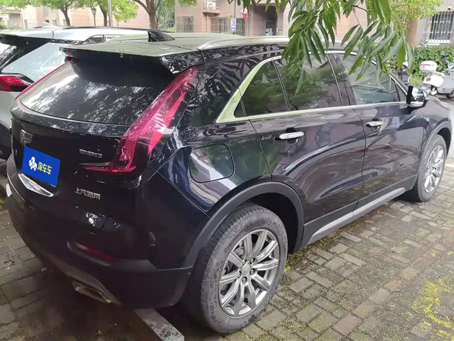 Cadillac XT4 Facelift 28 T 2 WD Leading