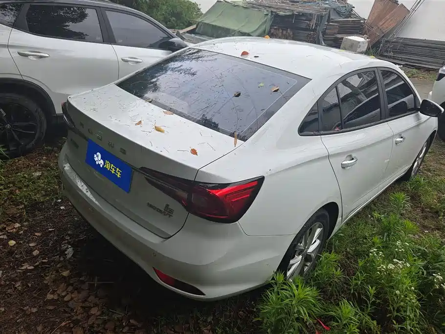 Roewe i5 1.5 L Auto 4 G Connected Leading Luxury
