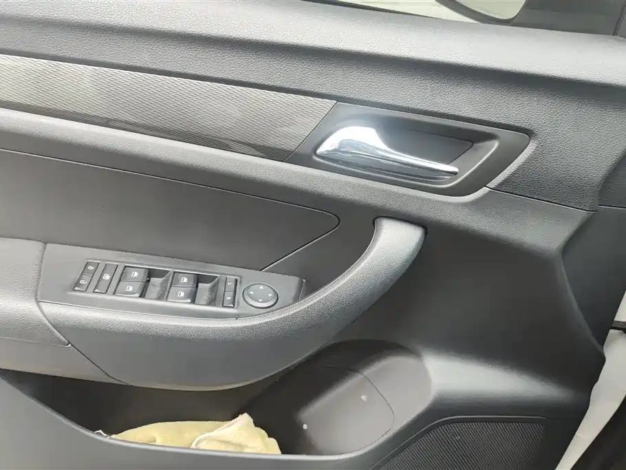 Roewe 360 1.5 L Auto Luxury