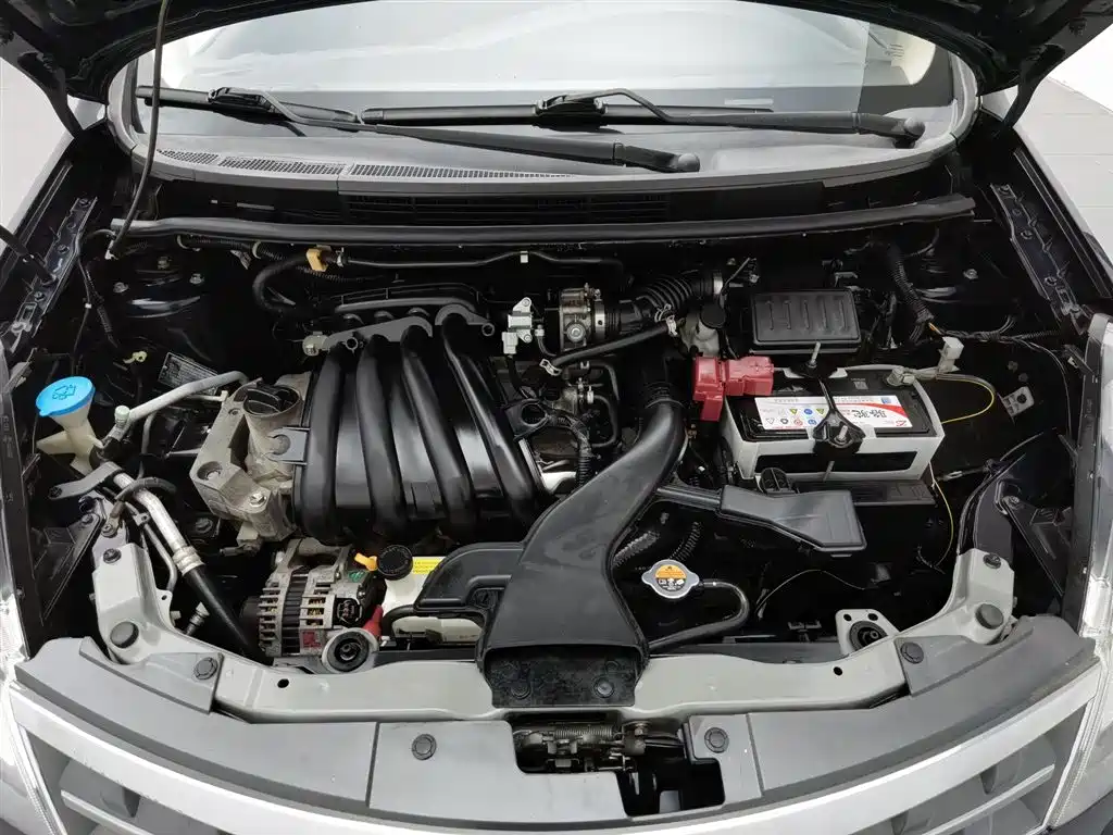 Livina 骊威 2010款 劲锐版 1.6 L 手动标准型