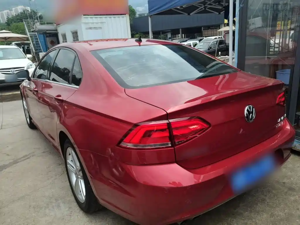 Lamando 330 TSI DSG Comfort