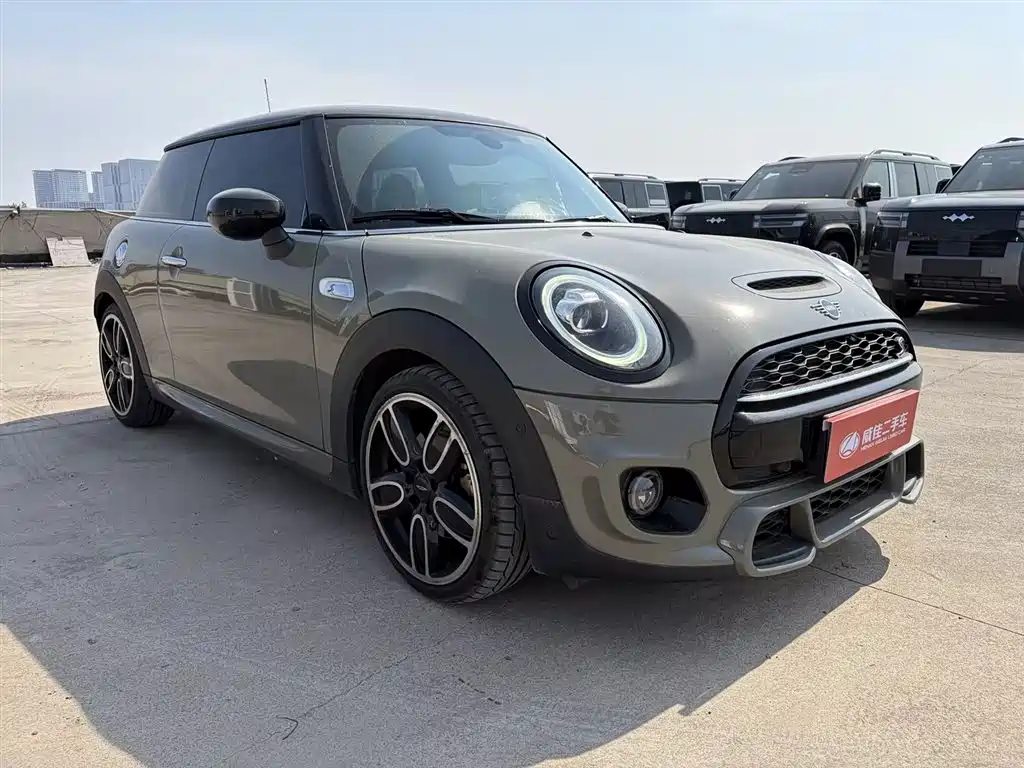 MINI 2.0 T COOPER S Racer