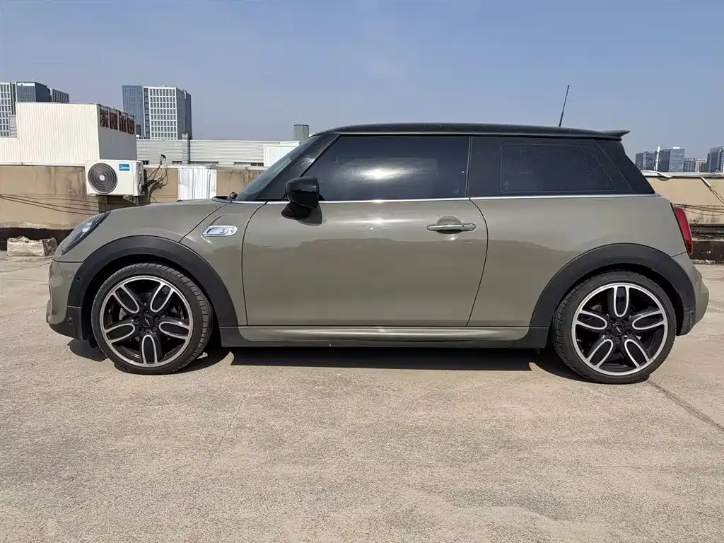 MINI 2.0 T COOPER S Racer