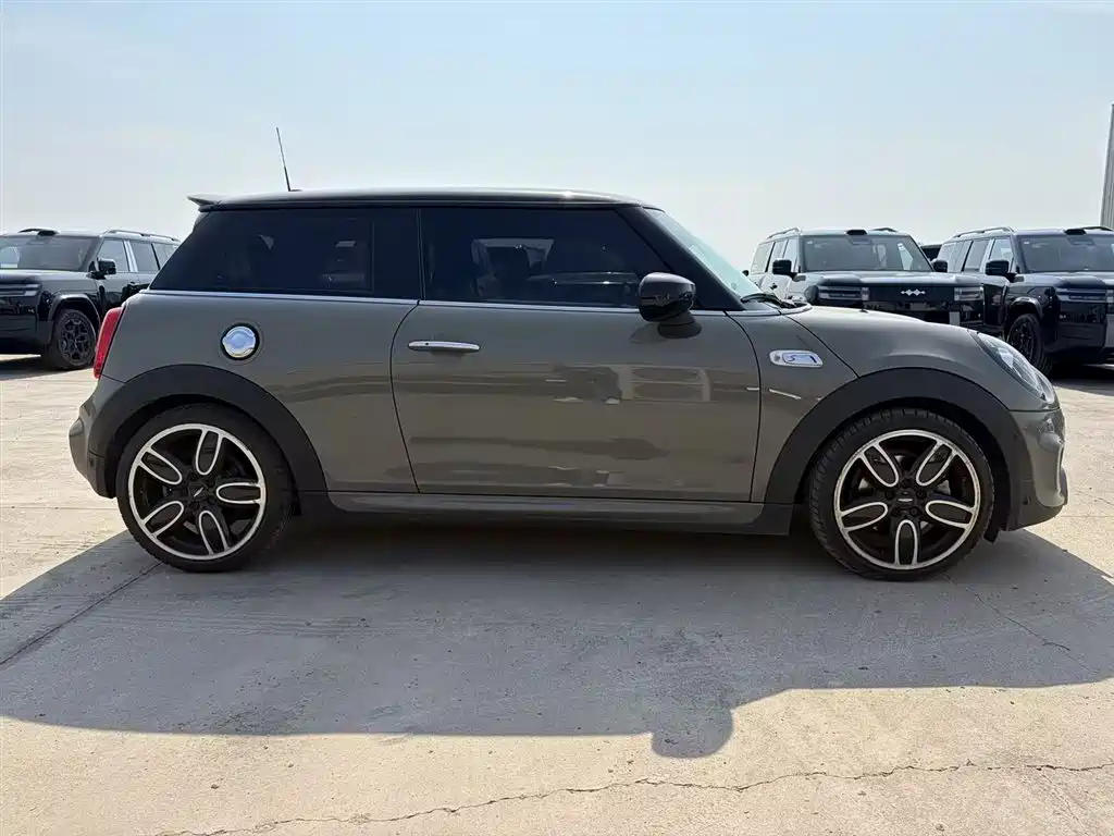 MINI 2.0 T COOPER S Racer