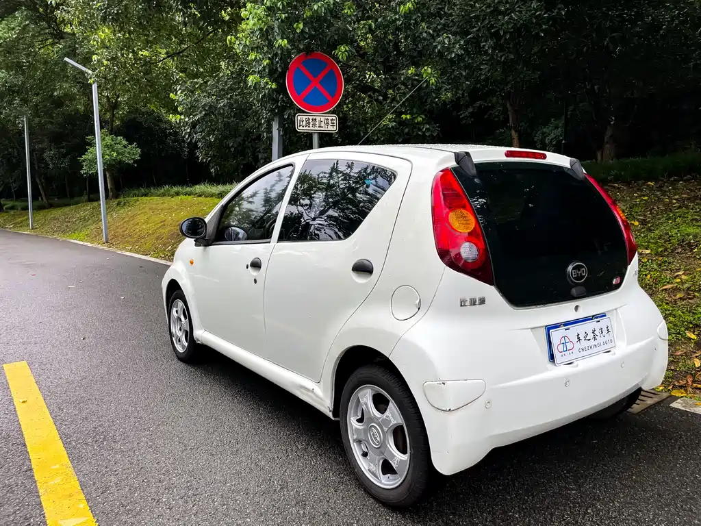 BYD F0 1.0 L AMT Joy Cool