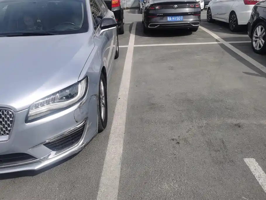 Lincoln MKZ 2.0 T Premium