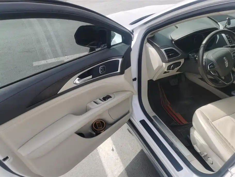 Lincoln MKZ 2.0 T Premium