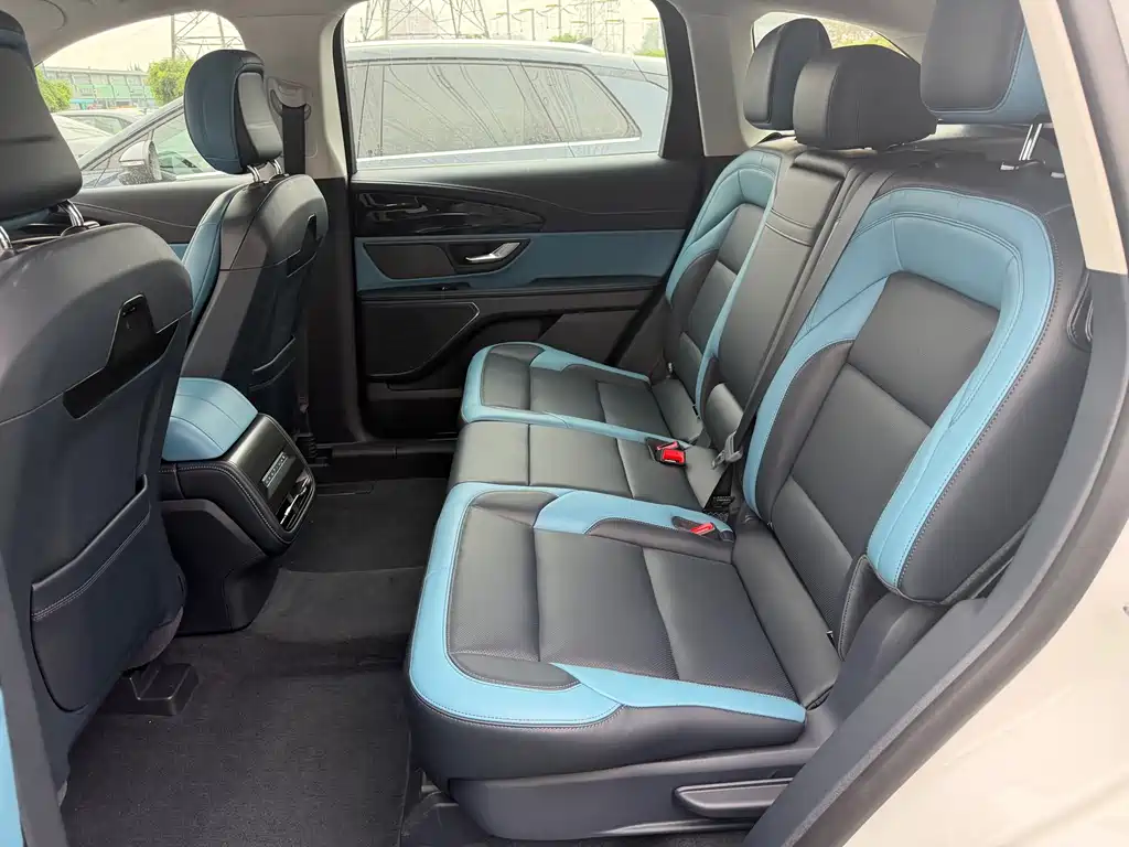 Nautilus 2.0 T 4 WD Comfort Supreme Hybrid
