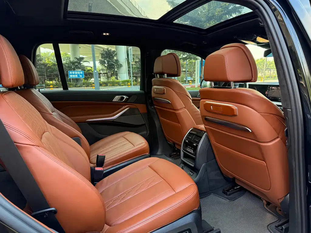 BMW X7 xDrive40 i Premium M Sport Package