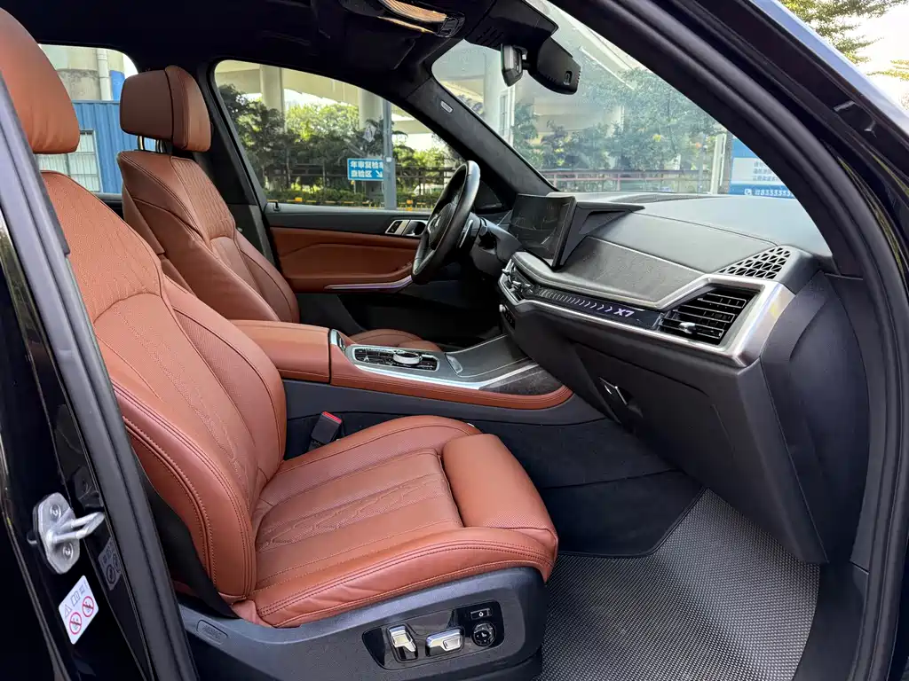 BMW X7 xDrive40 i Premium M Sport Package